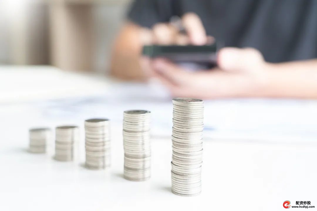 用AI炒股的年轻人，赚到钱了吗？